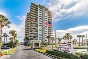 1621 Gulf Blvd in Clearwater, FL - Building Photo