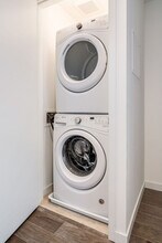 724 3rd Ave N, Unit SI ID1036015P in Seattle, WA - Building Photo - Building Photo