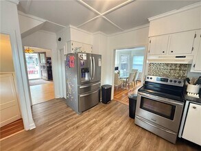 18 Bedlow Ave in Newport, RI - Building Photo - Building Photo
