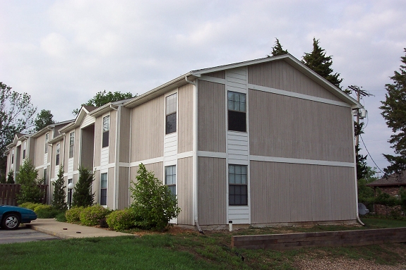 Blue Ridge Court Apartments in Kansas City, MO - Foto de edificio - Building Photo