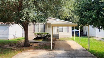 18618 N Sugar Maple Cir in Magnolia, TX - Building Photo