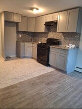 145 Pamrapo Ave in Jersey City, NJ - Building Photo - Building Photo