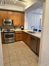 80-280 Port St E in Mississauga, ON - Building Photo - Building Photo