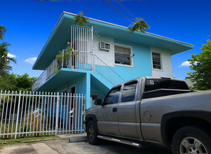 2130 NW 28th St in Miami, FL - Building Photo - Building Photo