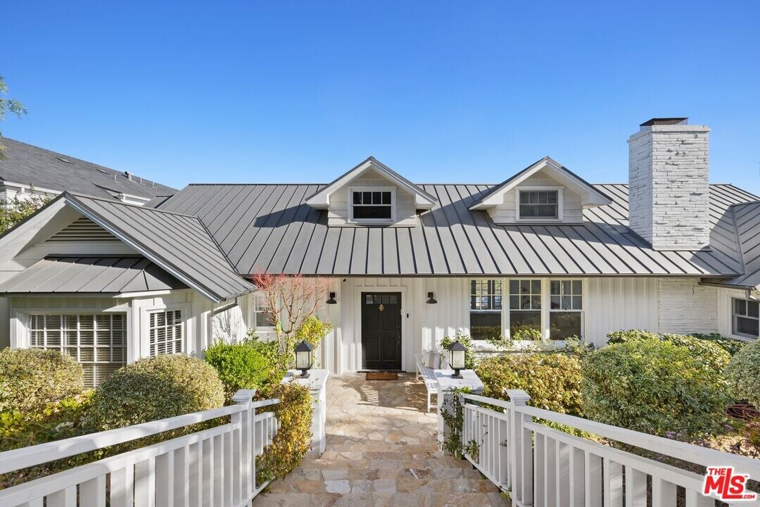 1644 Casale Rd in Los Angeles, CA - Building Photo
