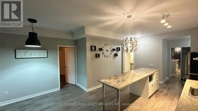 29 Singer Ct in Toronto, ON - Building Photo - Building Photo