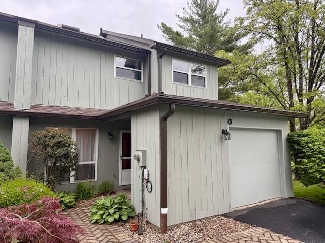 property at 11 Creek Cir