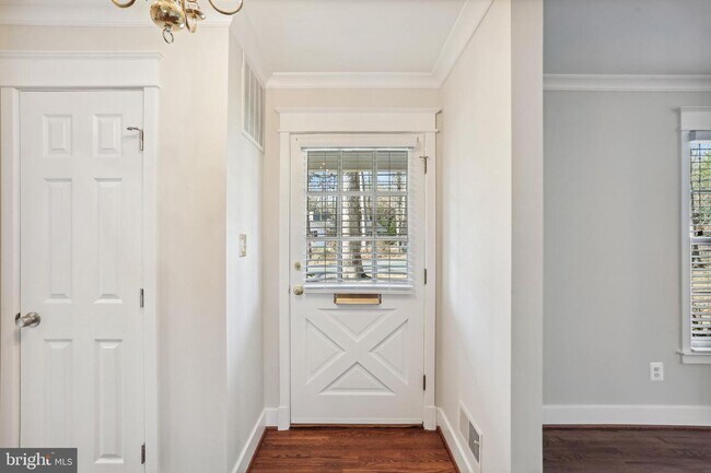 9303 Fernwood Rd in Bethesda, MD - Building Photo - Building Photo