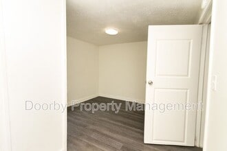4902 13th Ave in Chattanooga, TN - Foto de edificio - Building Photo