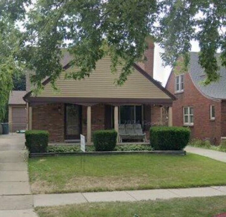 22701 Gregory St in Dearborn, MI - Building Photo