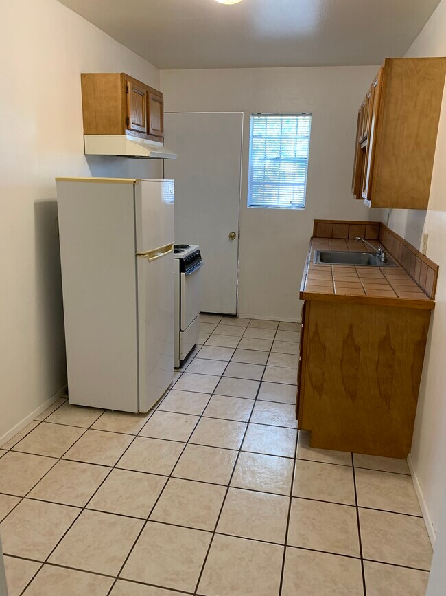 8521 Trumbull Ave SE in Albuquerque, NM - Building Photo - Building Photo