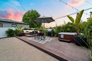 2735 Hornblend St in San Diego, CA - Building Photo