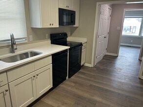 2326 Waterbury St in Winston-Salem, NC - Building Photo - Building Photo