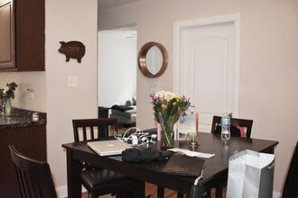 837.5 W Cornelia Ave in Chicago, IL - Building Photo - Building Photo