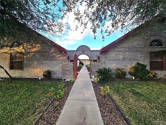 property at 17 West Dr