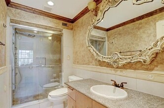 5141 Del Monte Dr in Houston, TX - Building Photo - Building Photo