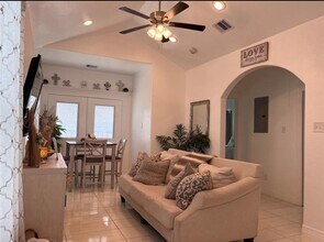 13805 Renault St in Houston, TX - Building Photo - Building Photo