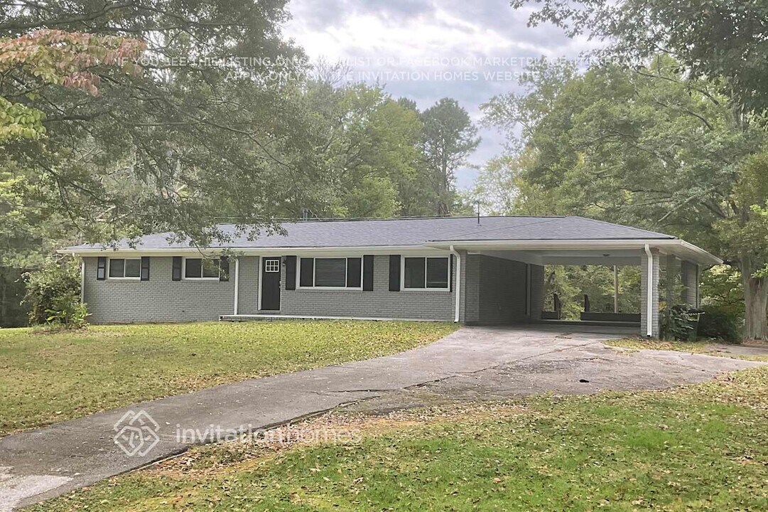 944 Betty Dr in Marietta, GA - Foto de edificio