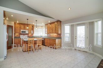 144 S Mountain Rd in Fruit Heights, UT - Building Photo - Building Photo