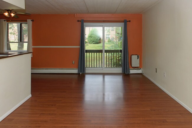 280 Bridgewater Rd-Unit -Apt E12 in Brookhaven, PA - Building Photo - Building Photo