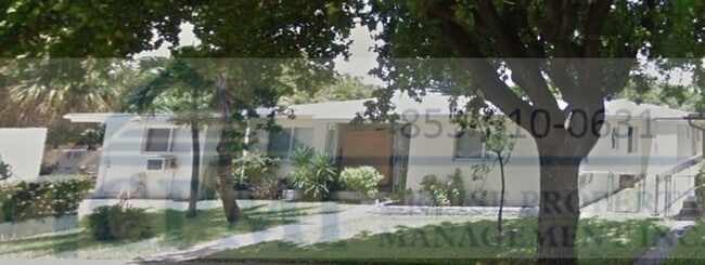 717 NE 10 ST in Hallandale Beach, FL - Building Photo - Building Photo