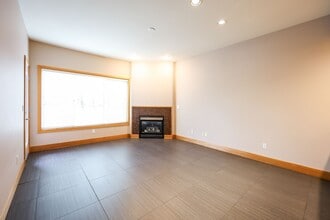 300 W 8th St in Vancouver, WA - Building Photo - Building Photo