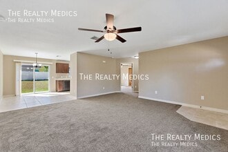 83 Guava Pass in Ocklawaha, FL - Building Photo - Building Photo