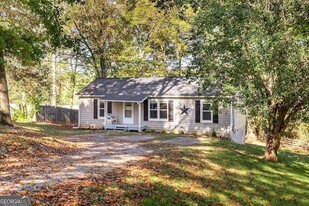 255 Lowry St in Ball Ground, GA - Building Photo