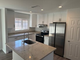 2702 E Juniper Ave in Phoenix, AZ - Building Photo