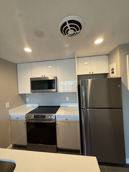 50 Evergreen St in Boston, MA - Building Photo