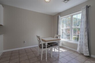 423 Kings Hwy in Warwick, NY - Building Photo - Building Photo