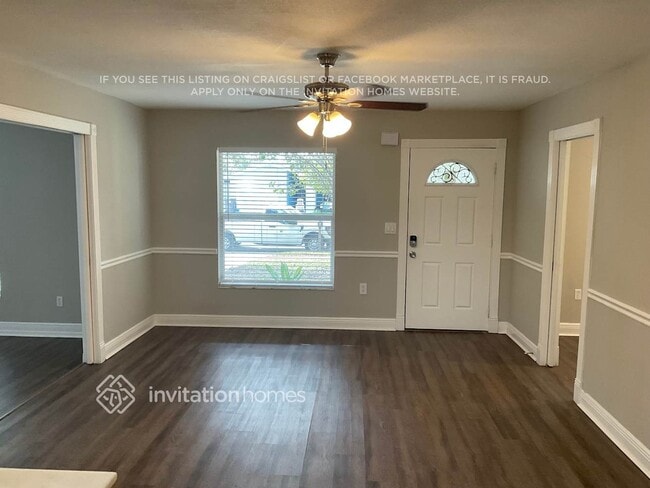 6203 Frost Dr in Tampa, FL - Foto de edificio - Building Photo