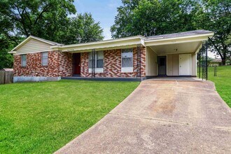1165 Finch Cove in Memphis, TN - Building Photo - Building Photo