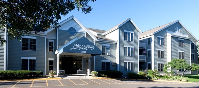 Lake Square Senior Apartments in White Bear Lake, MN - Building Photo - Building Photo