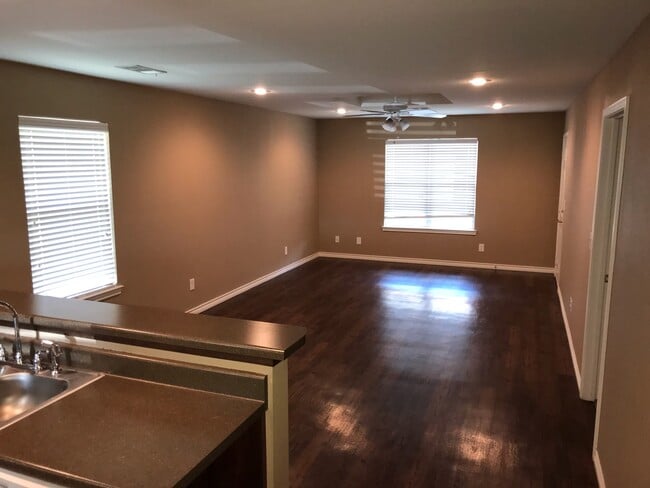 4280 Castlegate Dr, Unit 4280