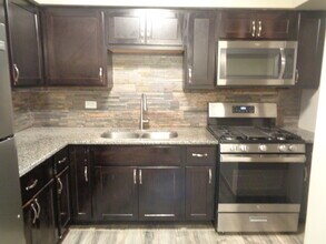 6338 W 99th Pl in Oak Lawn, IL - Building Photo - Building Photo