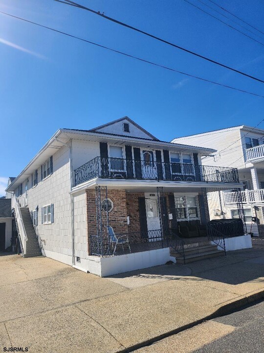 10 N Rosborough Ave in Ventnor City, NJ - Building Photo