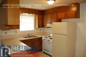 1600 Oak Croft Ct in Winston-Salem, NC - Building Photo - Building Photo
