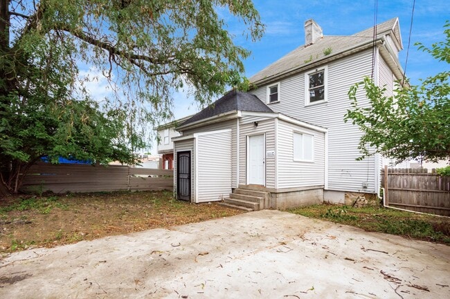 865 Old Leonard Ave in Columbus, OH - Building Photo - Building Photo