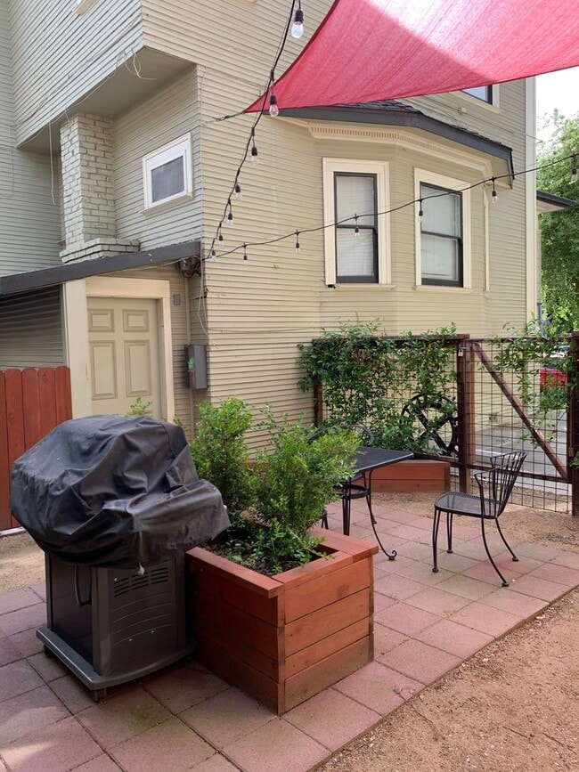 property at 715 18th St
