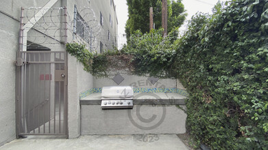 4651 Cahuenga Blvd in North Hollywood, CA - Building Photo - Building Photo