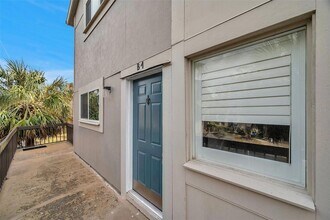 6311 Newtown Cir, Unit 11B1 in Tampa, FL - Building Photo - Building Photo