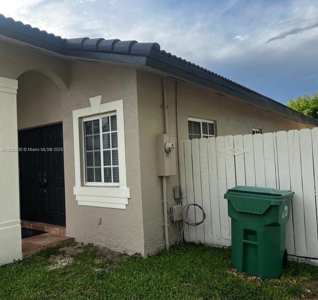 13941 SW 13th St in Miami, FL - Building Photo - Building Photo