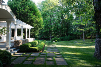 474 Brookside Rd in New Canaan, CT - Building Photo - Building Photo