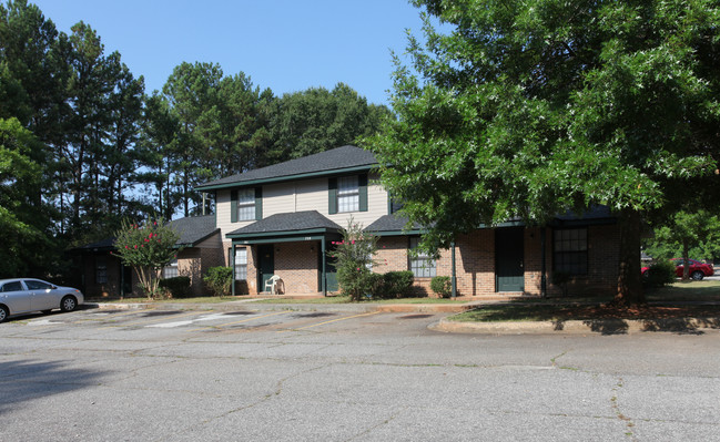 West Monroe Villas in Monroe, GA - Building Photo - Building Photo