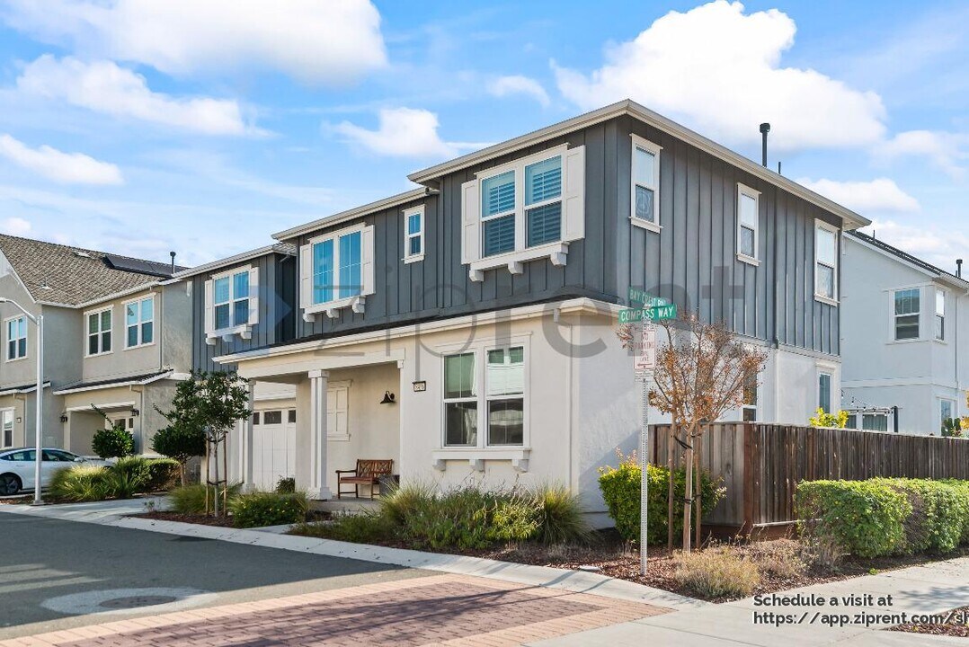 8436 Compass Wy in Newark, CA - Building Photo