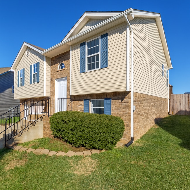 1029 Van Buren Ct in Clarksville, TN - Building Photo - Building Photo