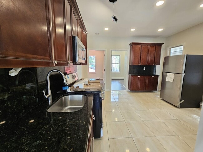 7 Davidson St in Clifton, NJ - Building Photo - Building Photo