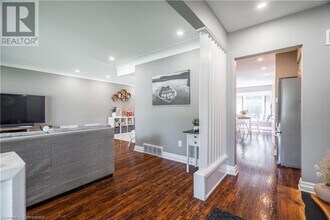 12 Southmeadow Ct in Hamilton, ON - Building Photo - Building Photo