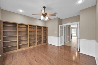 90 W Tapestry Park Cir in Spring, TX - Building Photo - Building Photo